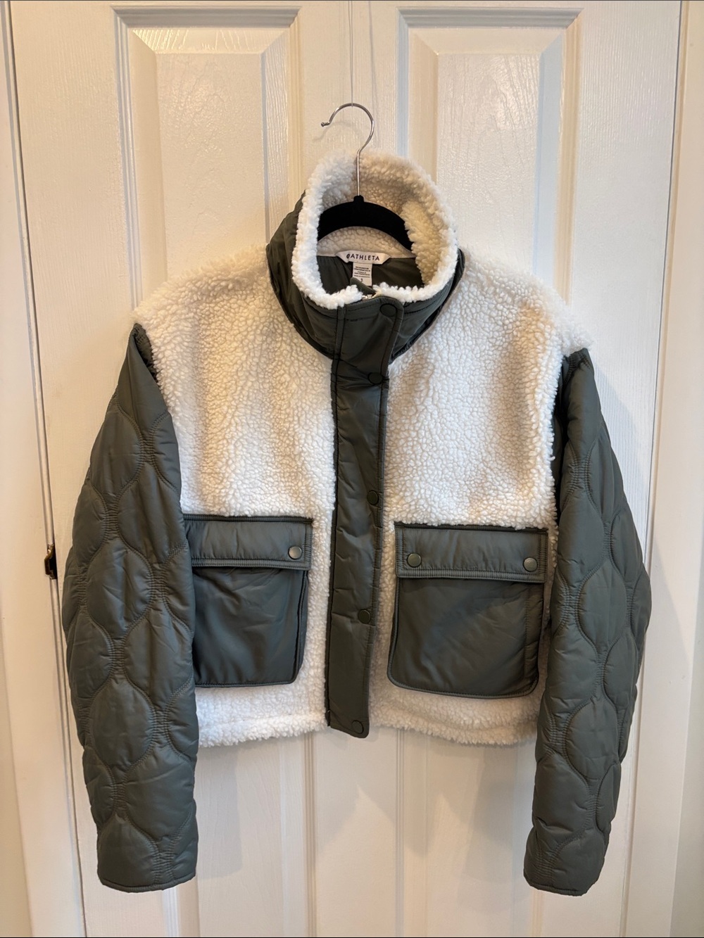 Athleta Two-Tone Cream Sherpa Jacket with Olive Quilted Sleeves